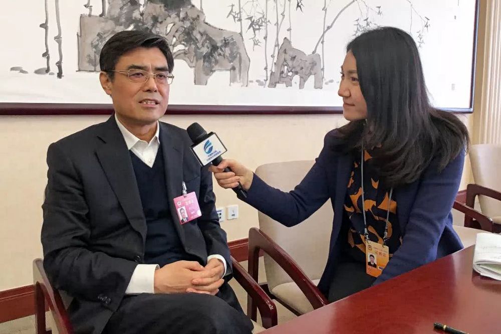 當(dāng)好能源轉(zhuǎn)型與清潔發(fā)展排頭兵——訪全國(guó)政協(xié)委員，中國(guó)華能集團(tuán)有限公司董事長(zhǎng)、黨組書(shū)記舒印彪