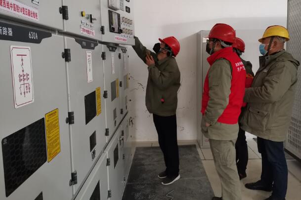 國(guó)網(wǎng)英山縣供電：隔離醫(yī)院電工發(fā)燒了!放心，我們頂上!