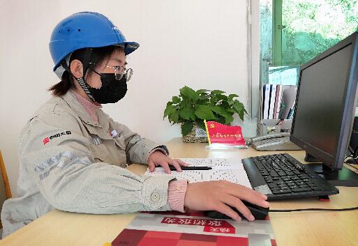 任洋洋：小小一朵花，青春吐芳華