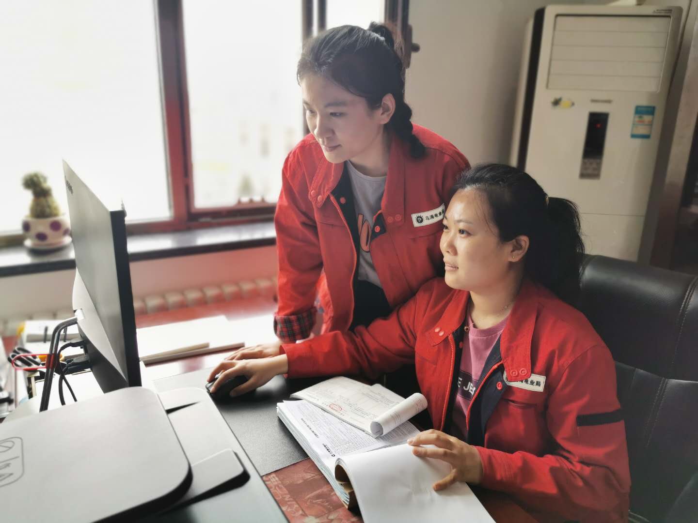 六五四供電分局：做好賬務自查，規(guī)范電費管理