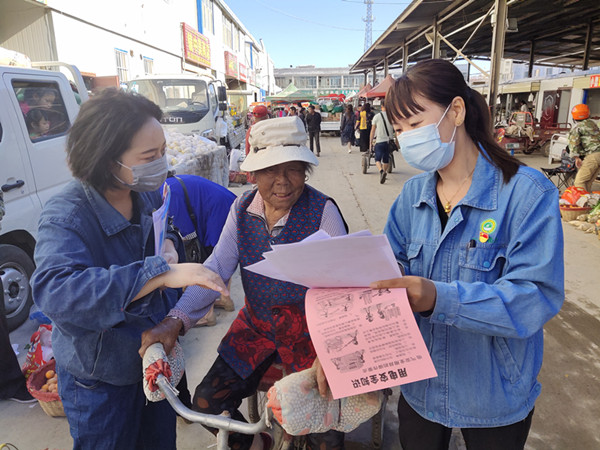 兵團(tuán)一師電力荒地供電所積極開展安全月宣傳活動(dòng)