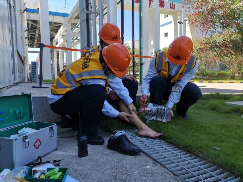 防毒蛇咬傷，保人身安全