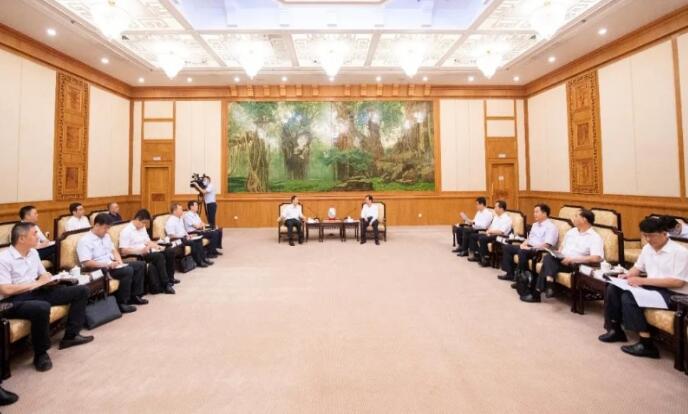 中核集團(tuán)總經(jīng)理、黨組副書(shū)記顧軍與福建省委副書(shū)記、代省長(zhǎng)王寧會(huì)談