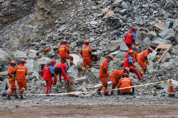 爭(zhēng)分奪秒 搶險(xiǎn)救援！浙江寧波開(kāi)展三級(jí)聯(lián)動(dòng)地震和地質(zhì)災(zāi)害應(yīng)急救援演練