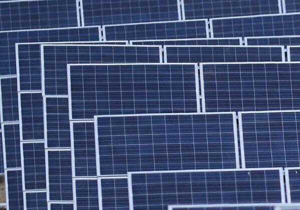 廣東梅州兩個(gè)光伏復(fù)合項(xiàng)目總投資35億元，年發(fā)電量為77000萬(wàn)度