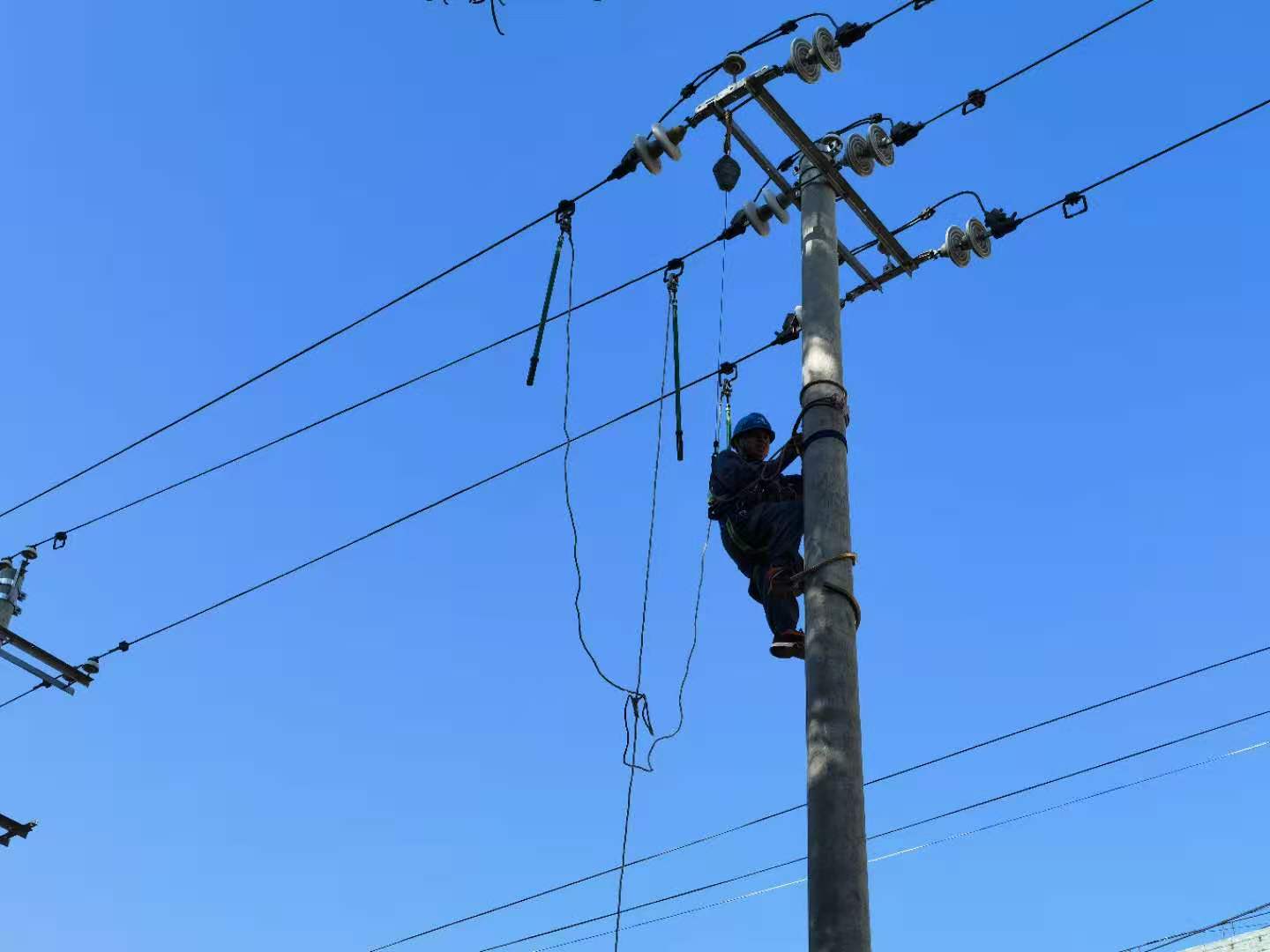 臨滄云縣供電局開展“保命教育”，提升員工實操技能