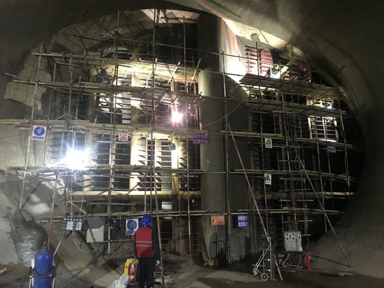 國網(wǎng)劉家峽水電廠7、8號機組進水口攔污柵補焊打磨修復順利完成