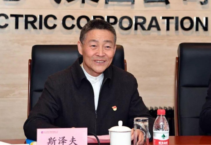 發(fā)展新能源要與電力安全統(tǒng)籌兼顧——訪全國政協(xié)常委，哈爾濱電氣集團(tuán)有限公司黨委書記、董事長斯?jié)煞? /></a></div>
				<div   id=