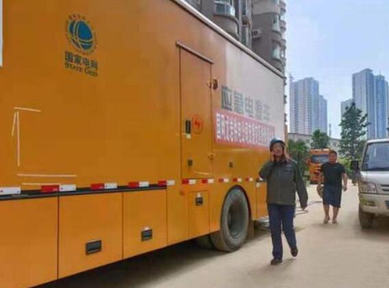 裴蓓：是母親，更是英雄