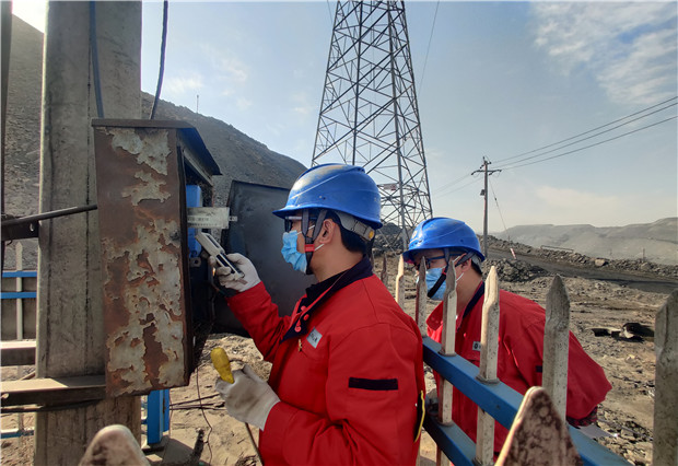 六五四供電分局48小時(shí)決戰(zhàn)， 攻堅(jiān)分時(shí)電價(jià)表計(jì)設(shè)置