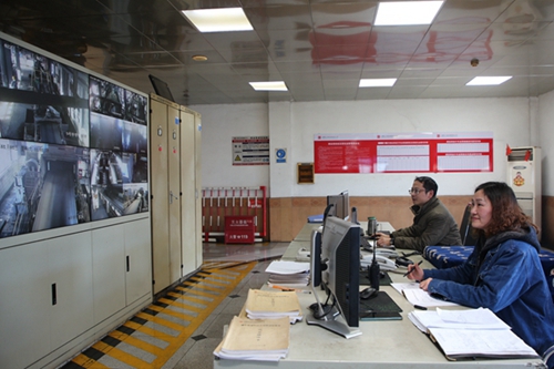 圖片4：“做好來(lái)煤接卸存儲(chǔ)摻燒工作，是我們不變的工作日常?！?JPG