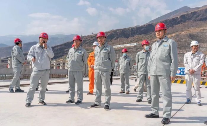 雷鳴山、韓君赴白鶴灘水電站調研