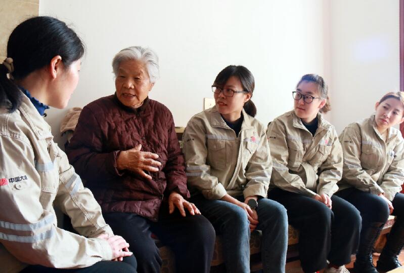 別樣婦女節(jié)，溫暖老人心