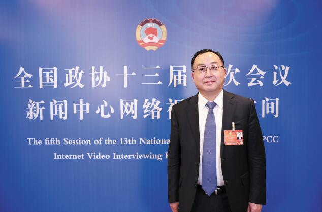 【兩會(huì)】國(guó)家電網(wǎng)有限公司副總工程師奚國(guó)富：提升公共充換電保障能力 服務(wù)新能源汽車(chē)產(chǎn)業(yè)發(fā)展