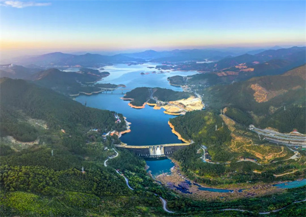 華電福建公司不負(fù)春光趕秋實(shí)，“雙碳”路上奮楫行