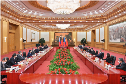 習(xí)近平：中國愿同菲方開展光伏、風(fēng)能等綠色能源合作