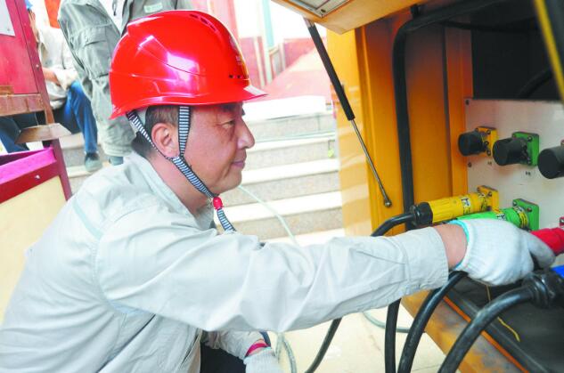 楊忠:善總結(jié)優(yōu)服務(wù),讓客戶用好電