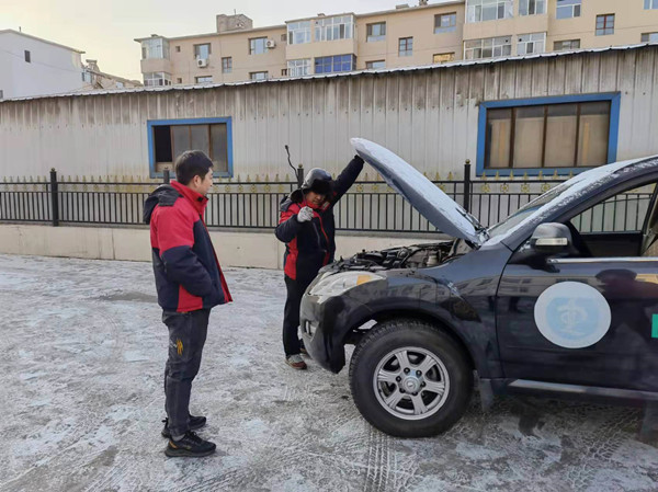 烏海市千里山供電分公司：春節(jié)前夕車輛自查，確保節(jié)日安全出行
