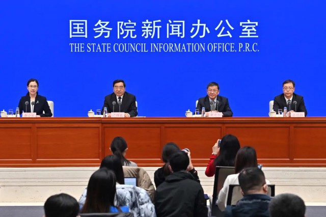 國(guó)家發(fā)改委：健全多能互補(bǔ)綜合應(yīng)急調(diào)度機(jī)制，推動(dòng)風(fēng)、光發(fā)電多發(fā)滿發(fā)