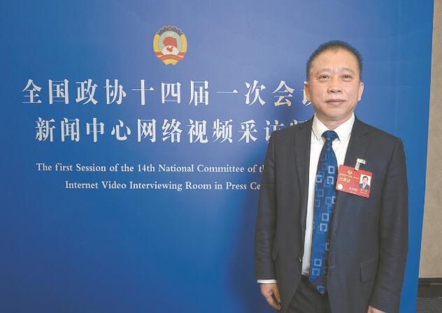 強(qiáng)化科技創(chuàng)新 推動(dòng)發(fā)展方式綠色轉(zhuǎn)型——訪全國(guó)政協(xié)委員、中國(guó)工程院院士劉中民