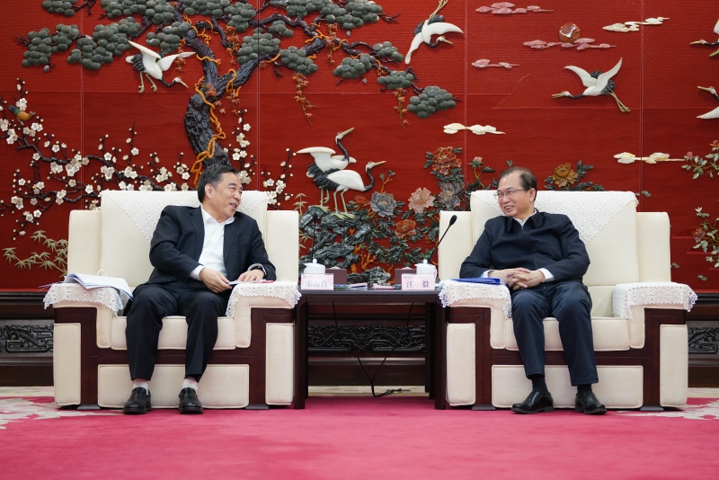 中國能建黨委書記、董事長宋海良與中國華電黨組書記、董事長江毅會談