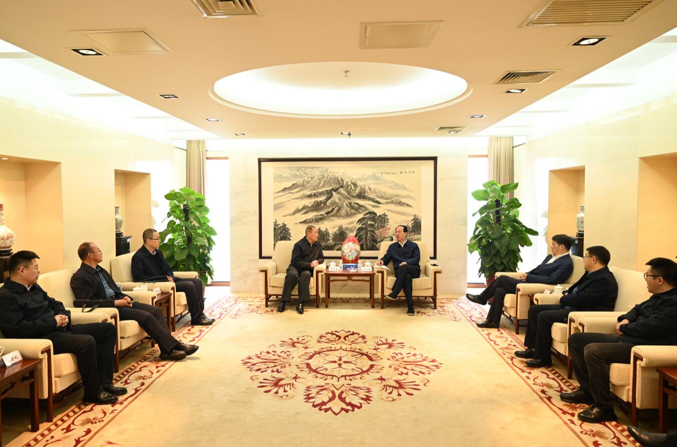 中國電建黨委書記、董事長丁焰章會(huì)見內(nèi)蒙古能源集團(tuán)黨委書記、董事長何雨春