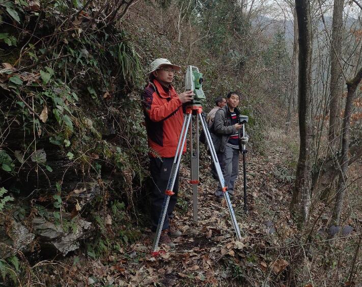 極限攀登的“背包客”——中國能建江蘇院寧夏-湖南特高壓±800千伏直流線路工程終勘紀(jì)實(shí)