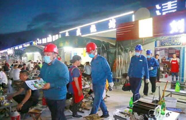 淄博周村供電中心當(dāng)好“電衛(wèi)士” 護航“夜經(jīng)濟”