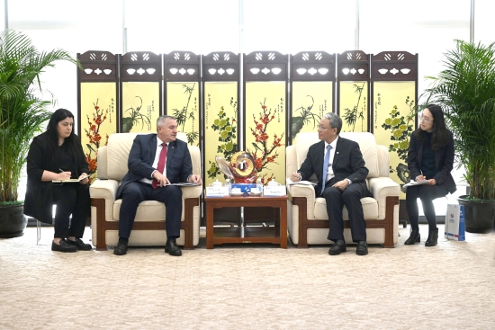 中國電建黨委副書記、總經(jīng)理王斌與波黑塞族共和國總理拉多萬·維什科維奇會談