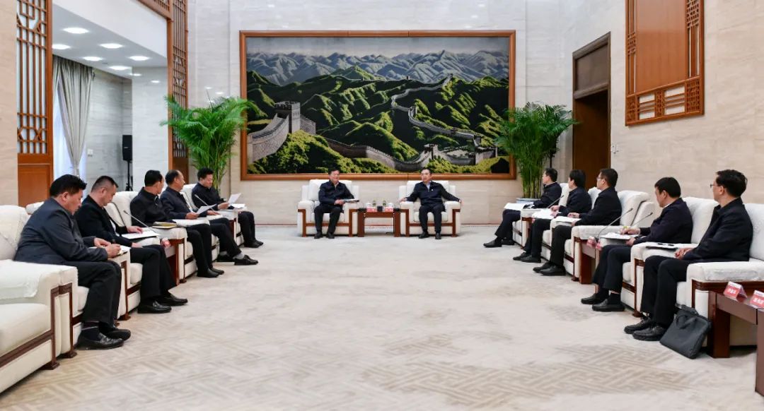 大唐集團黨組書記、董事長鄒磊與青海省海南州委書記呂剛、州長尕瑪朋措會談