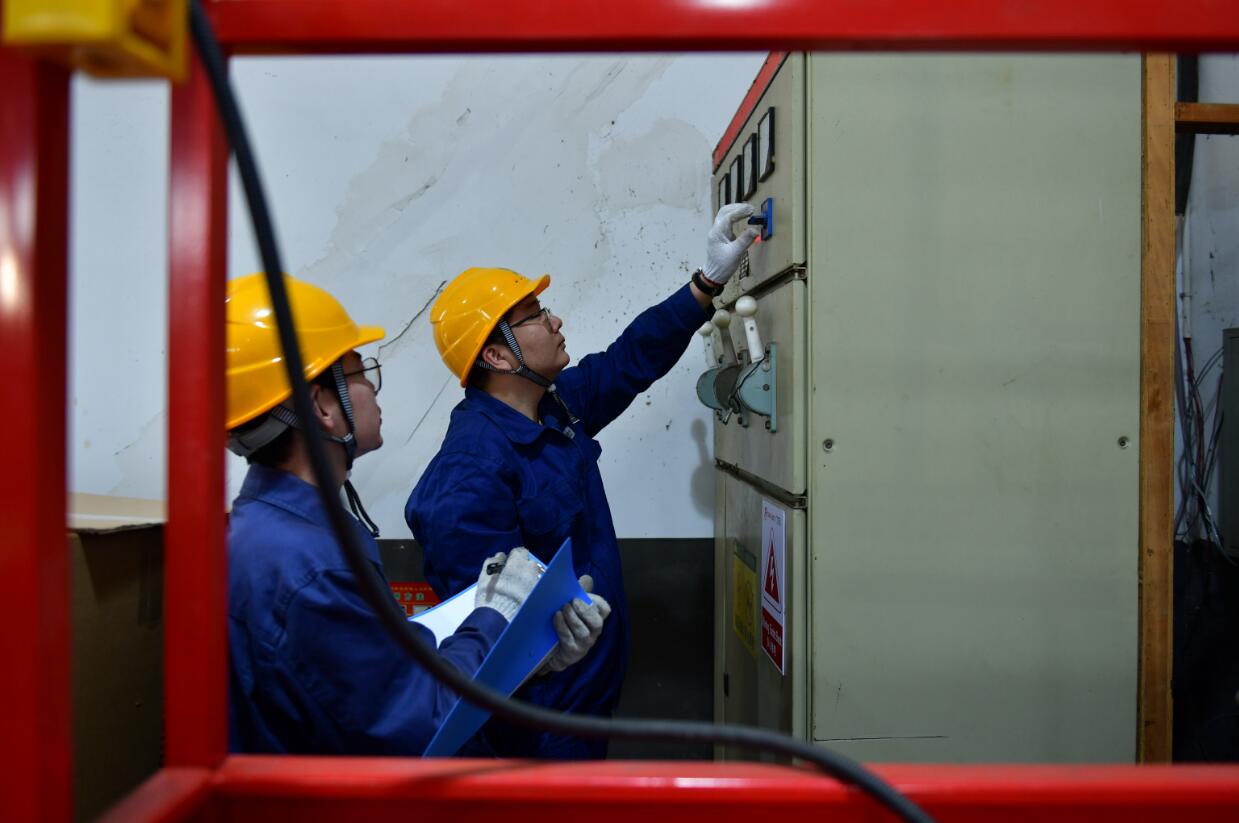 余姚市宏宇輸變電工程公司村網(wǎng)共建 供電服務(wù)送到家門口