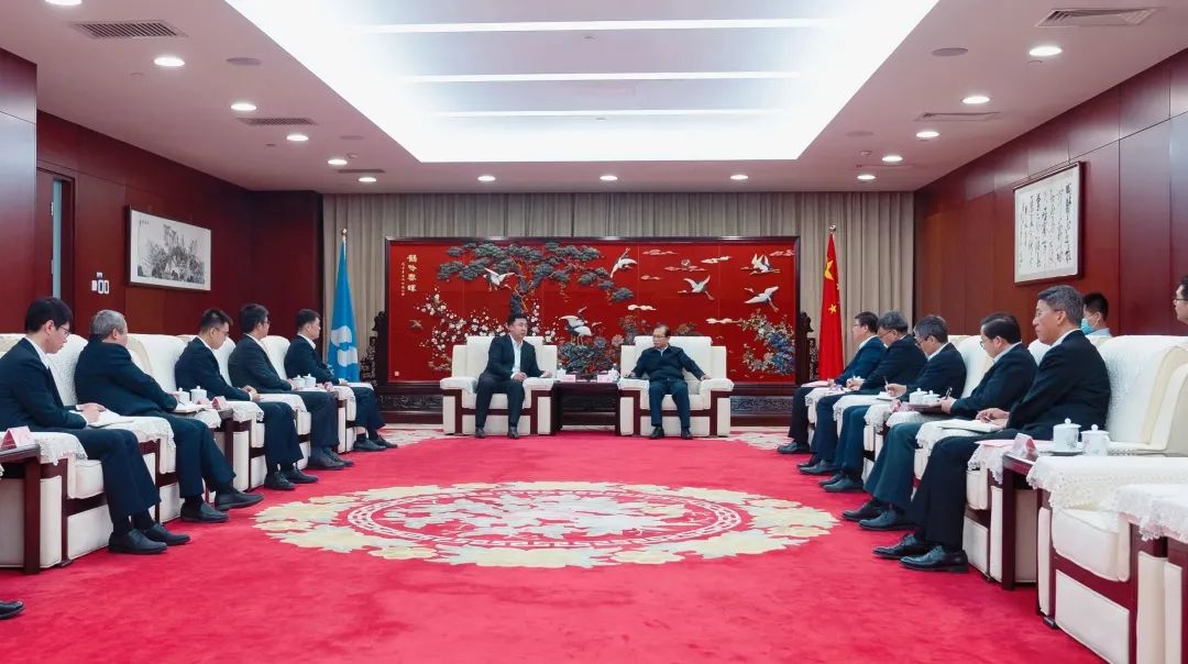 華電集團(tuán)黨組書記、董事長(zhǎng)江毅會(huì)見海博思創(chuàng)董事長(zhǎng)、總經(jīng)理張劍輝