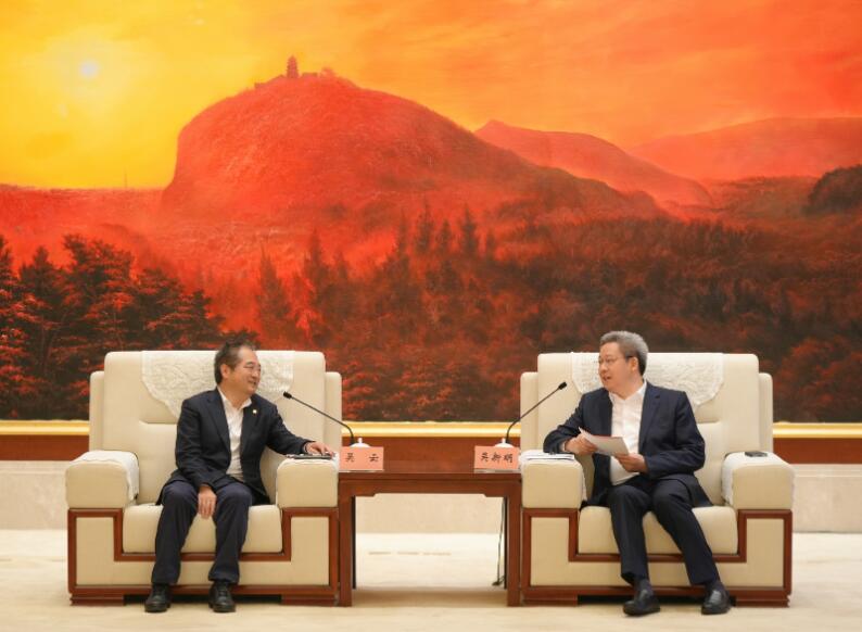 中國(guó)能建黨委常委、副總經(jīng)理吳云與南通市委書(shū)記、市長(zhǎng)吳新明會(huì)談