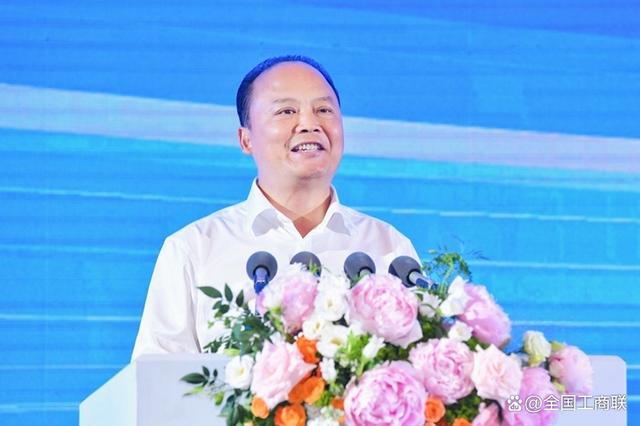 全國(guó)工商聯(lián)副主席，通威集團(tuán)董事局主席劉漢元：加快建設(shè)可再生能源 構(gòu)建川渝清潔能源一體化