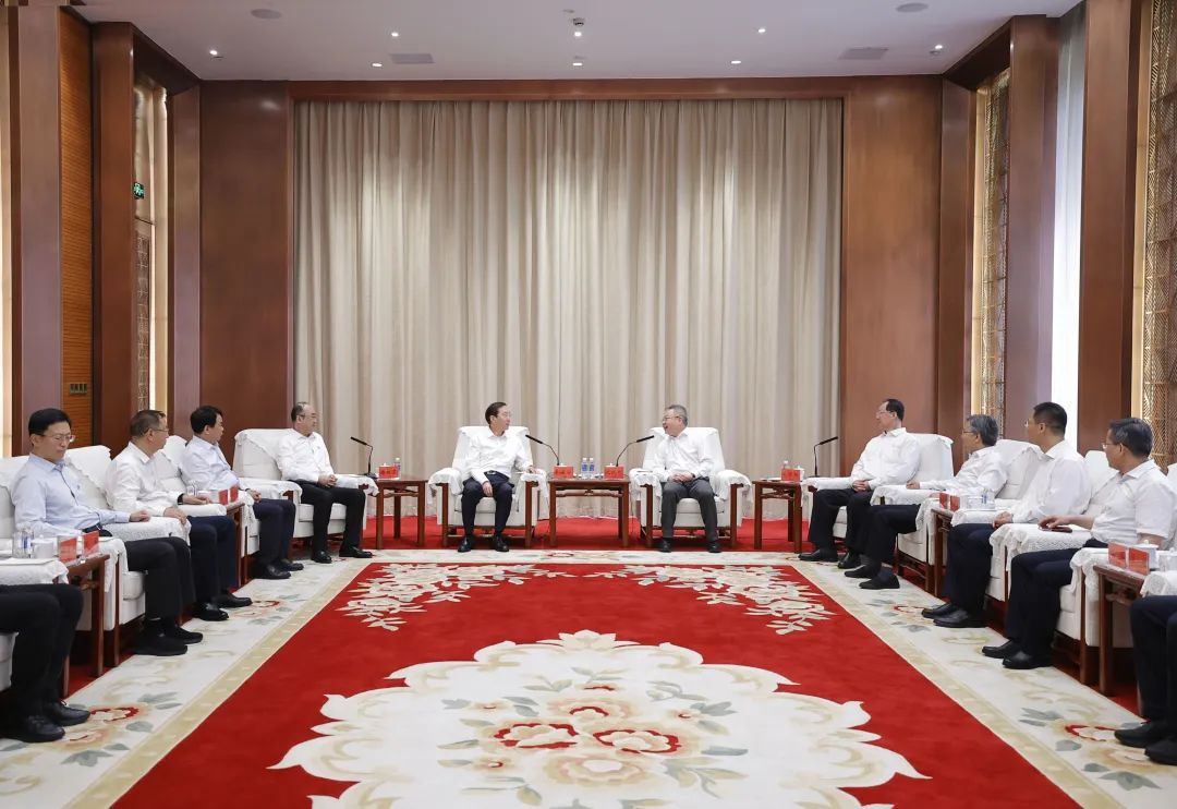 國(guó)家電網(wǎng)董事長(zhǎng)辛保安與湖南省委書(shū)記沈曉明、省長(zhǎng)毛偉明會(huì)談