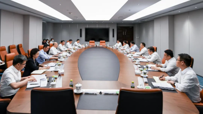 鄒磊、劉明勝與河北省省長(zhǎng)王正譜會(huì)談