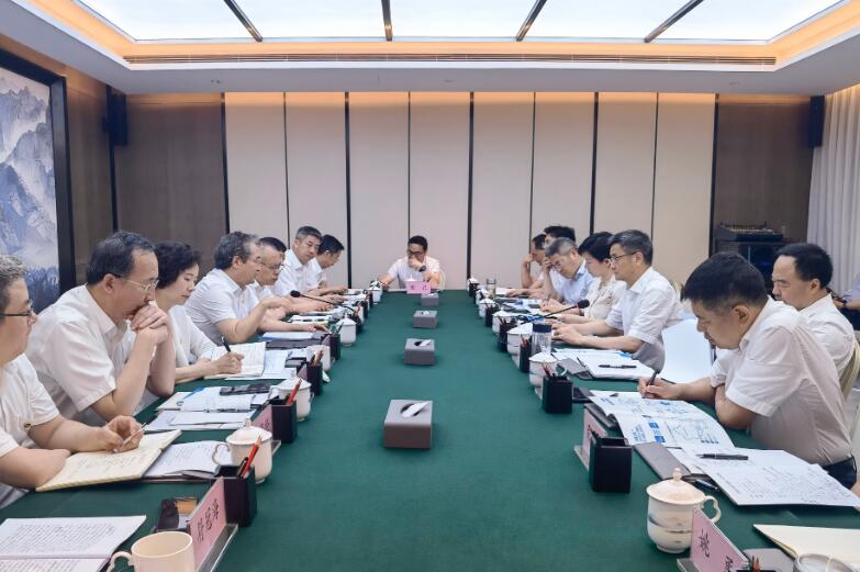 中國(guó)能建副總經(jīng)理吳云與襄陽(yáng)市委副書(shū)記、市長(zhǎng)王太暉會(huì)談