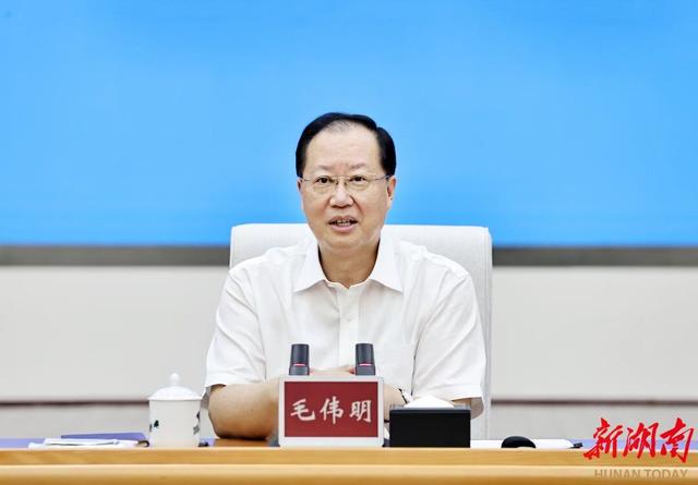 湖南省委副書記、省長(zhǎng)毛偉明與發(fā)電企業(yè)代表座談：強(qiáng)化擔(dān)當(dāng) 滿發(fā)穩(wěn)發(fā)