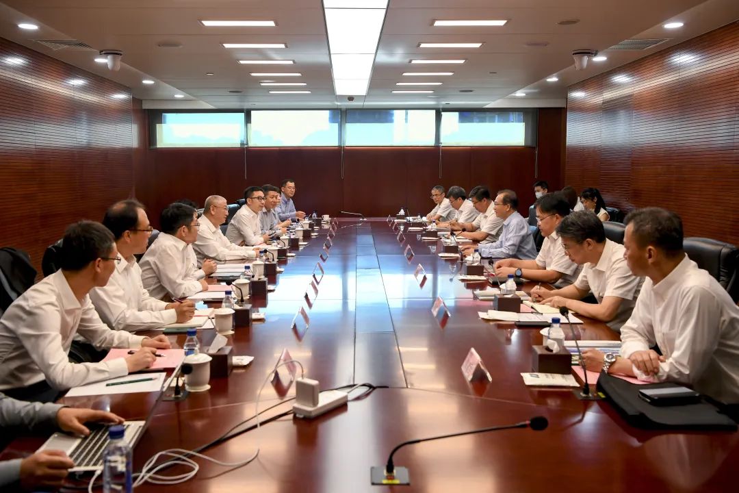 華電集團(tuán)黨組書記、董事長江毅會見隆基綠能總裁李振國