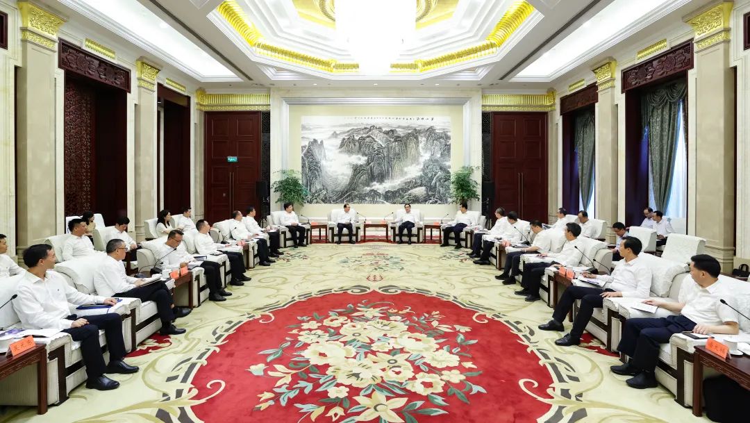 中國華電黨組書記、董事長江毅拜會貴州省委書記徐麟、省長李炳軍