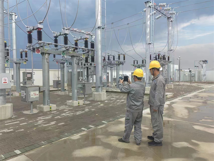 國(guó)網(wǎng)秦皇島供電公司全力應(yīng)對(duì)臺(tái)風(fēng)“杜蘇芮”確?？煽抗╇? width=