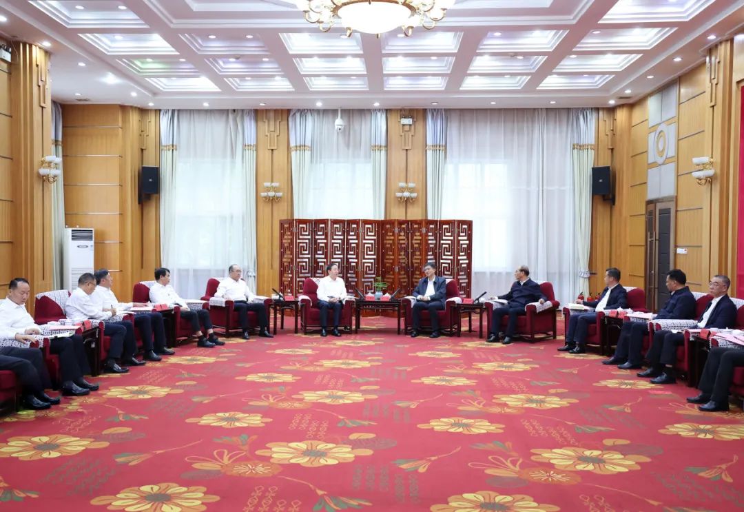 國家電網(wǎng)公司董事長、黨組書辛保安會見青海省委書記陳剛、省長吳曉軍、省政協(xié)主席公保扎西