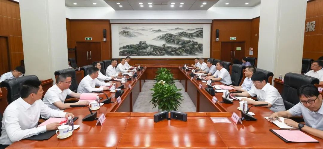 中核集團(tuán)黨組副書記、總經(jīng)理顧軍會見蘇州市委副書記、市長吳慶文一行