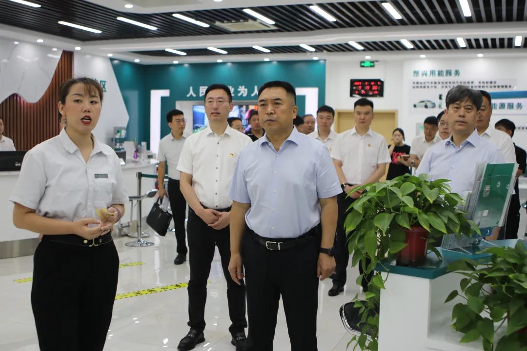 香河縣委書記梁寶杰、縣長李海濱調(diào)研國網(wǎng)香河縣供電公司重點(diǎn)工作