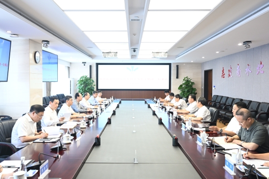 中國(guó)電建黨委書記、董事長(zhǎng)丁焰章與中國(guó)南水北調(diào)集團(tuán)黨組書記、董事長(zhǎng)蔣旭光會(huì)談