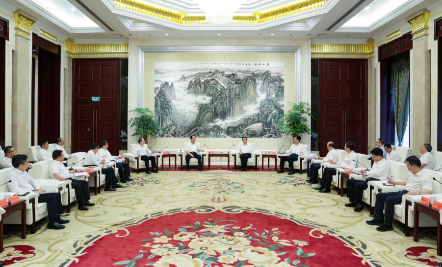 中國電建黨委書記、董事長丁焰章拜會(huì)貴州省委書記徐麟、省長李炳軍