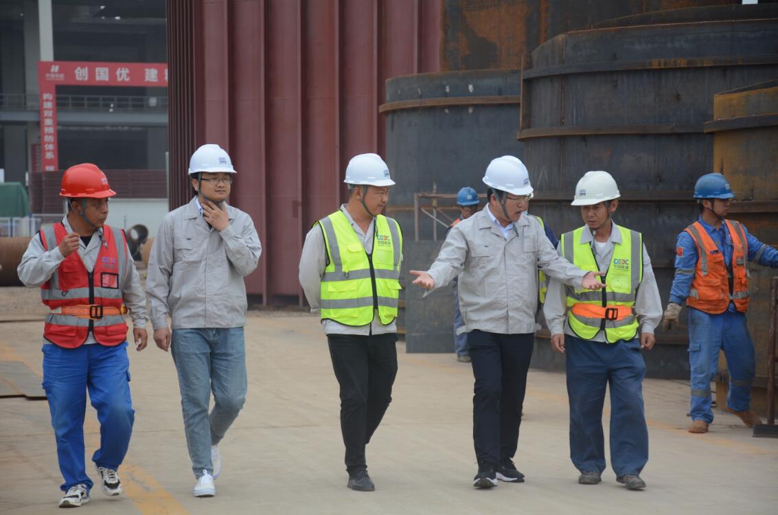 中國能建建筑集團黨委副書記、總經(jīng)理羅耕能到正寧百萬項目調(diào)研指導(dǎo)工作