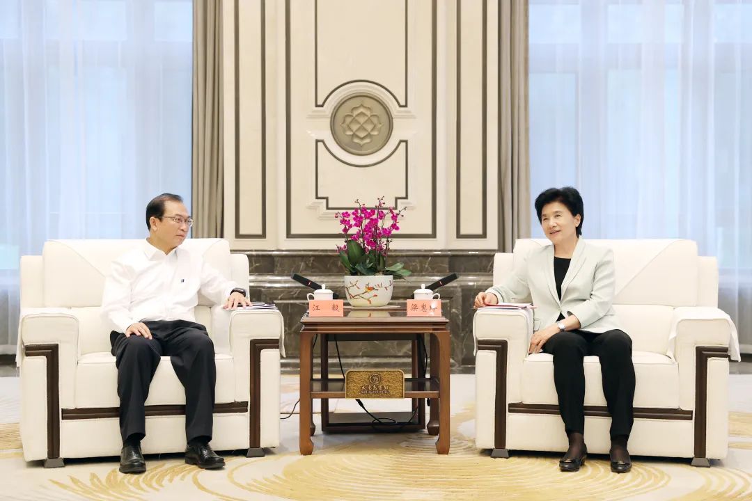 華電集團(tuán)黨組書記、董事長(zhǎng)江毅拜會(huì)黑龍江省委副書記、省長(zhǎng)梁惠玲