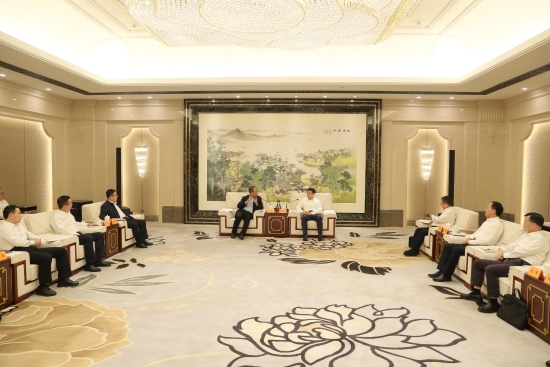 中國電建黨委副書記、總經(jīng)理王斌與江蘇省委常委、蘇州市委書記曹路寶舉行會談