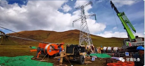 國(guó)網(wǎng)甘南供電公司多渭330千伏線(xiàn)路工程全面進(jìn)入導(dǎo)地線(xiàn)架設(shè)階段